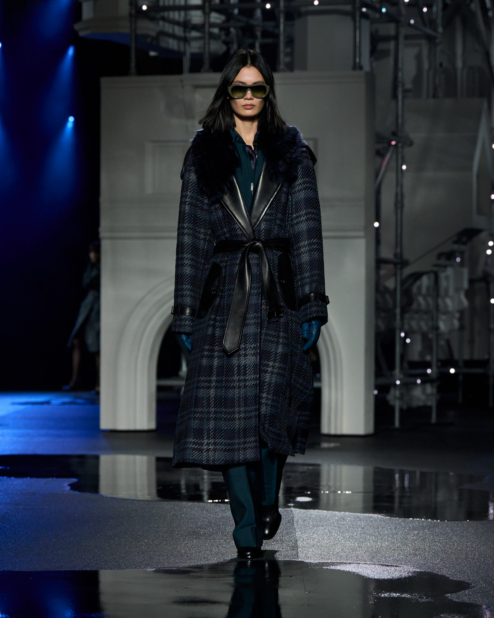 Why Dictionary Searches Miss 'Trench Burberry 2026' Fashion